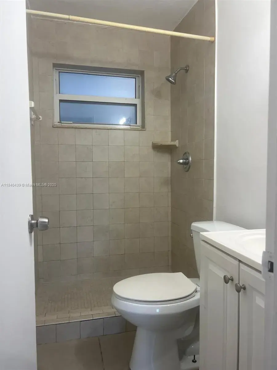 1124 NW 2nd St # 2, Fort Lauderdale FL 33311