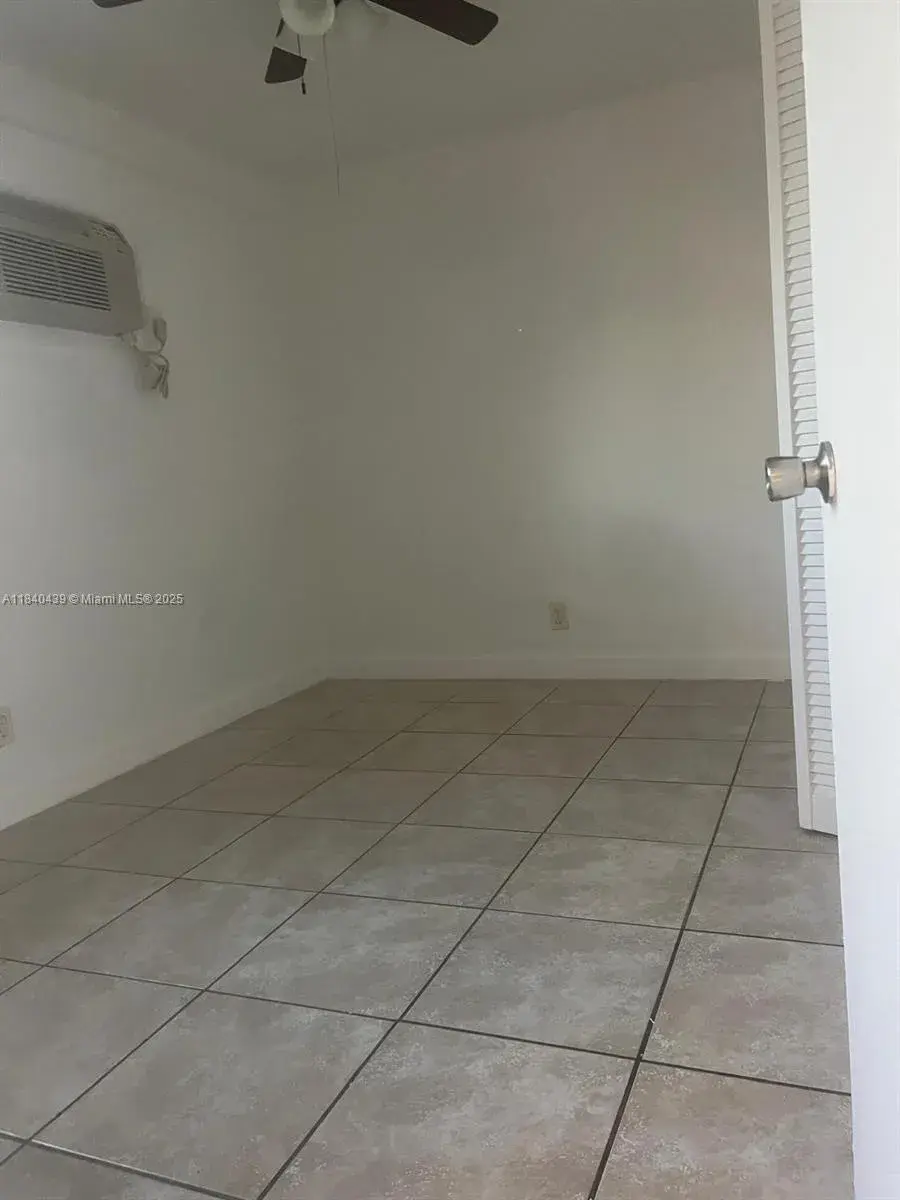1124 NW 2nd St # 2, Fort Lauderdale FL 33311