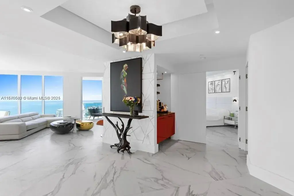 3 bedroom 3 bath for sale at 300 S Pointe Dr # 2201, Miami Beach FL 33139