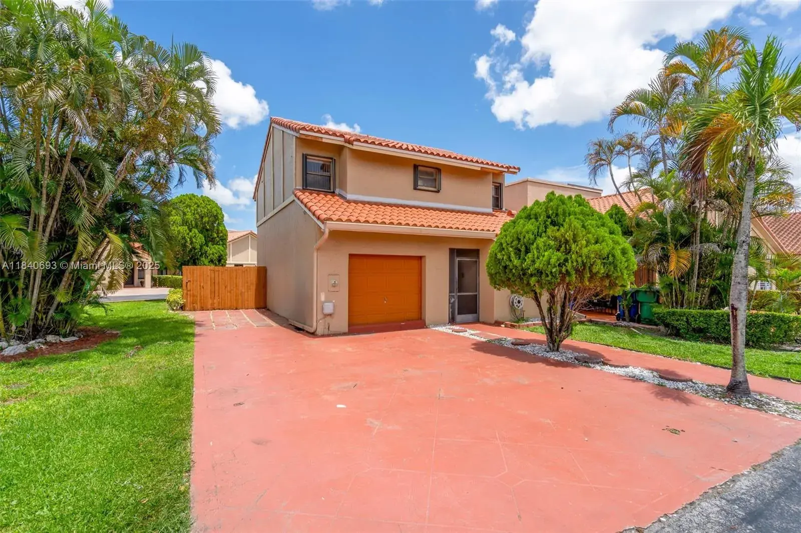 19631 Cypress Ct, Hialeah FL 33015