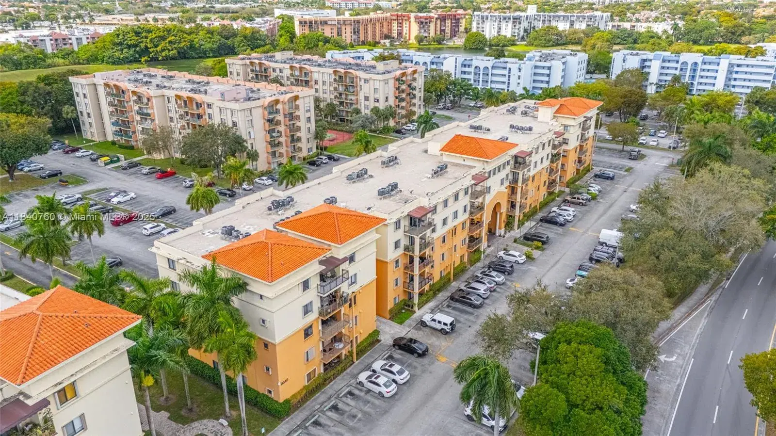 3 bedroom 2 bath Residential for sale at 9340 Fontainebleau Blvd # W411, Miami FL 33172