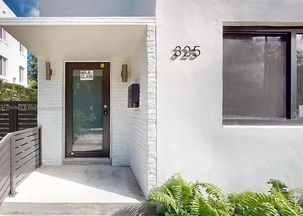 325 SW 30th Rd, Miami FL 33129