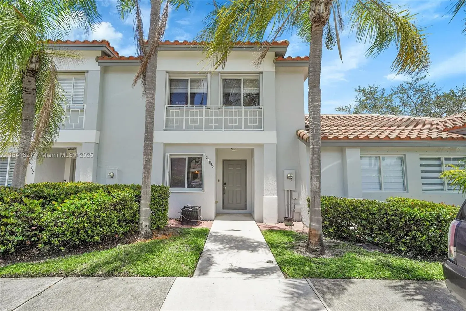 3 bedroom 2 bath Residential for sale at 20845 NW 3rd Ct, Pembroke Pines FL 33029