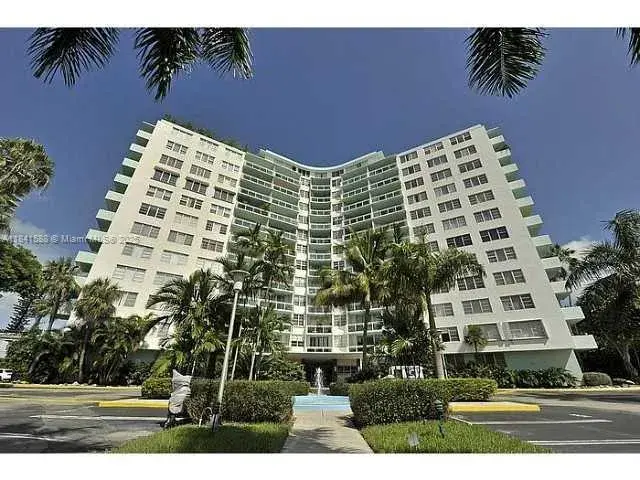 1 bedroom 1 bath Residential Lease for rent at 3301 NE 5th Ave # 802, Miami FL 33137