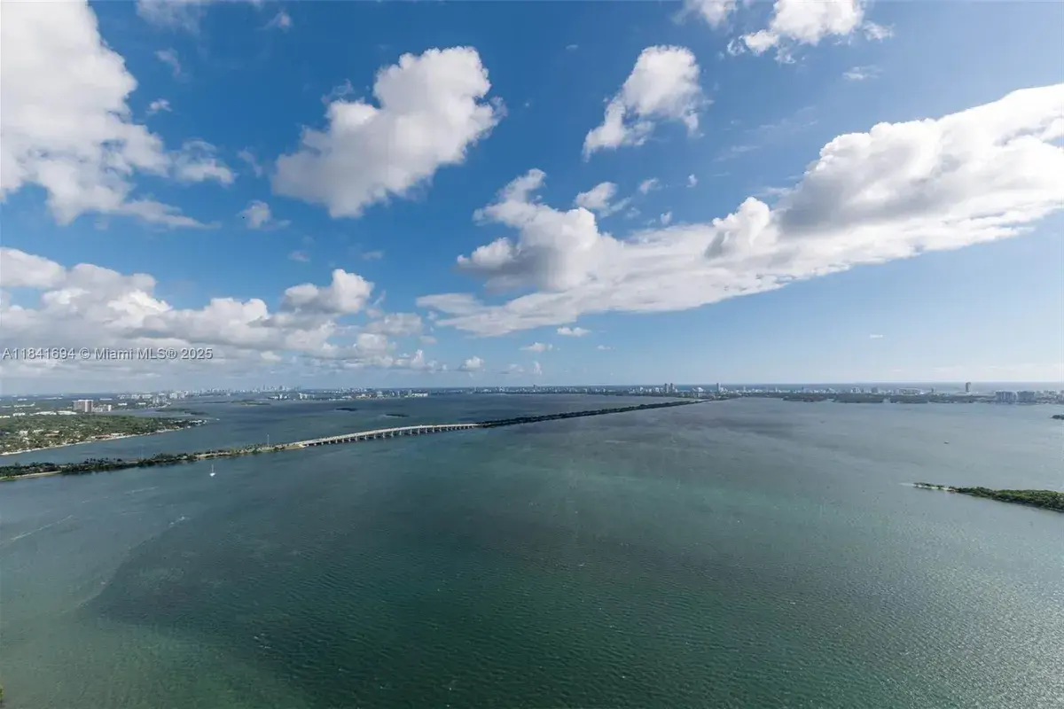 700 NE 24 ST # 5005, Miami FL 33137