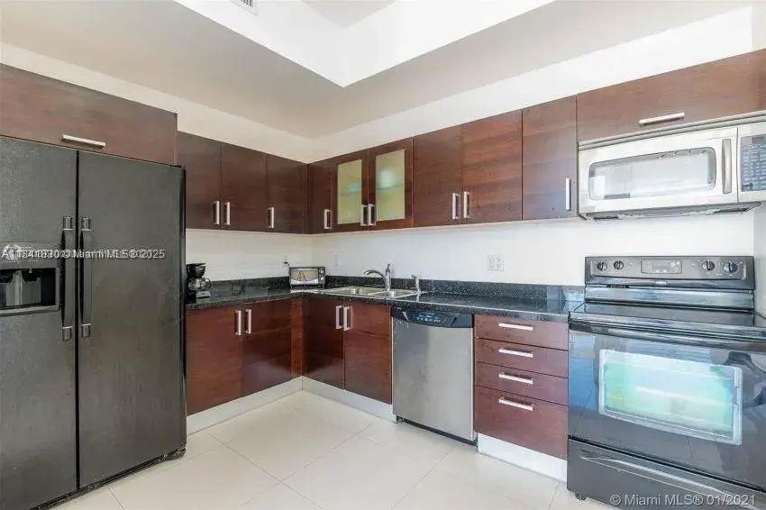3250 Grand Ave # 407, Miami FL 33133
