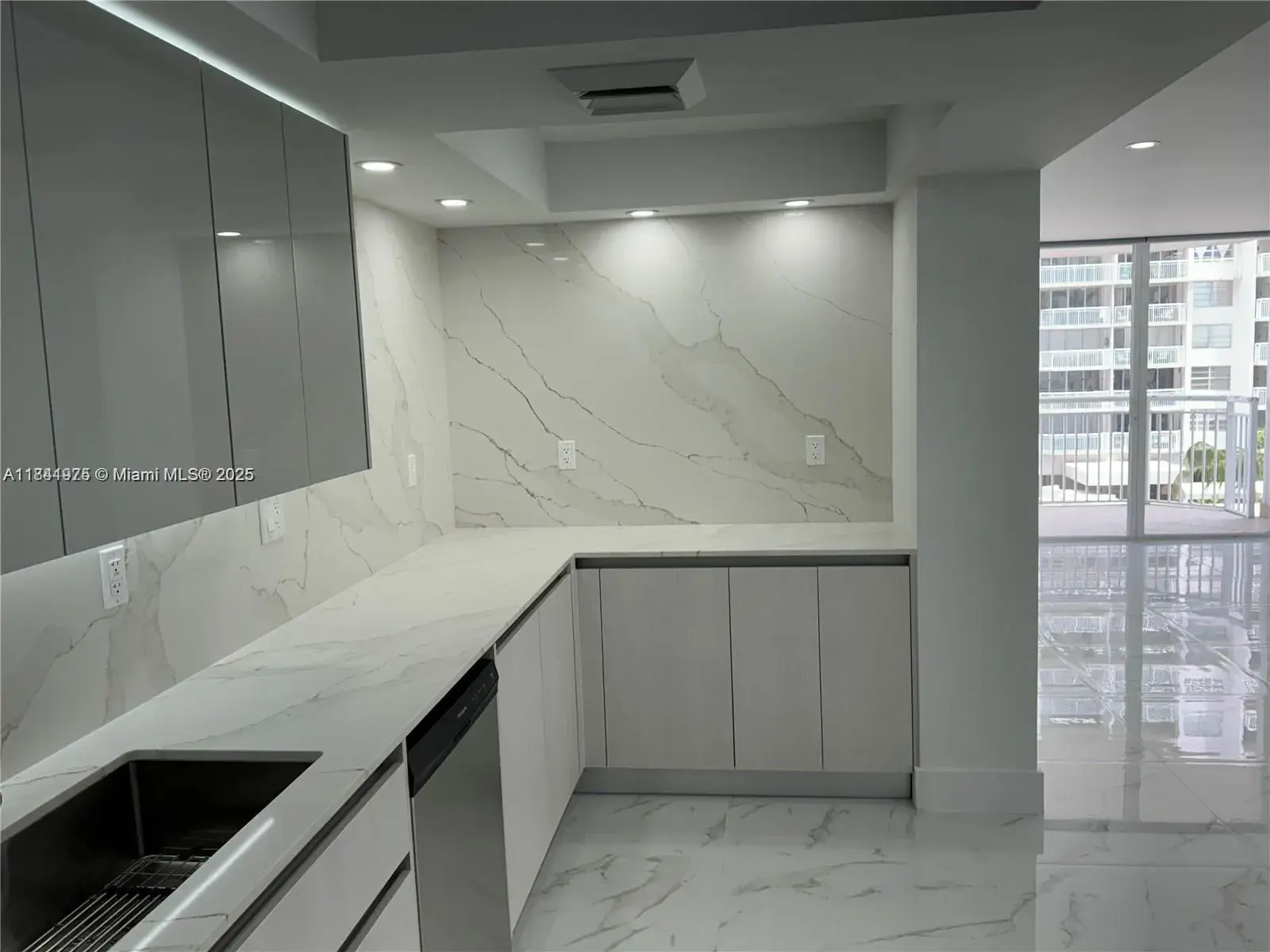 2 bedroom 2 bath Residential for sale at 18031 Biscayne Blvd # 502, Aventura FL 33160