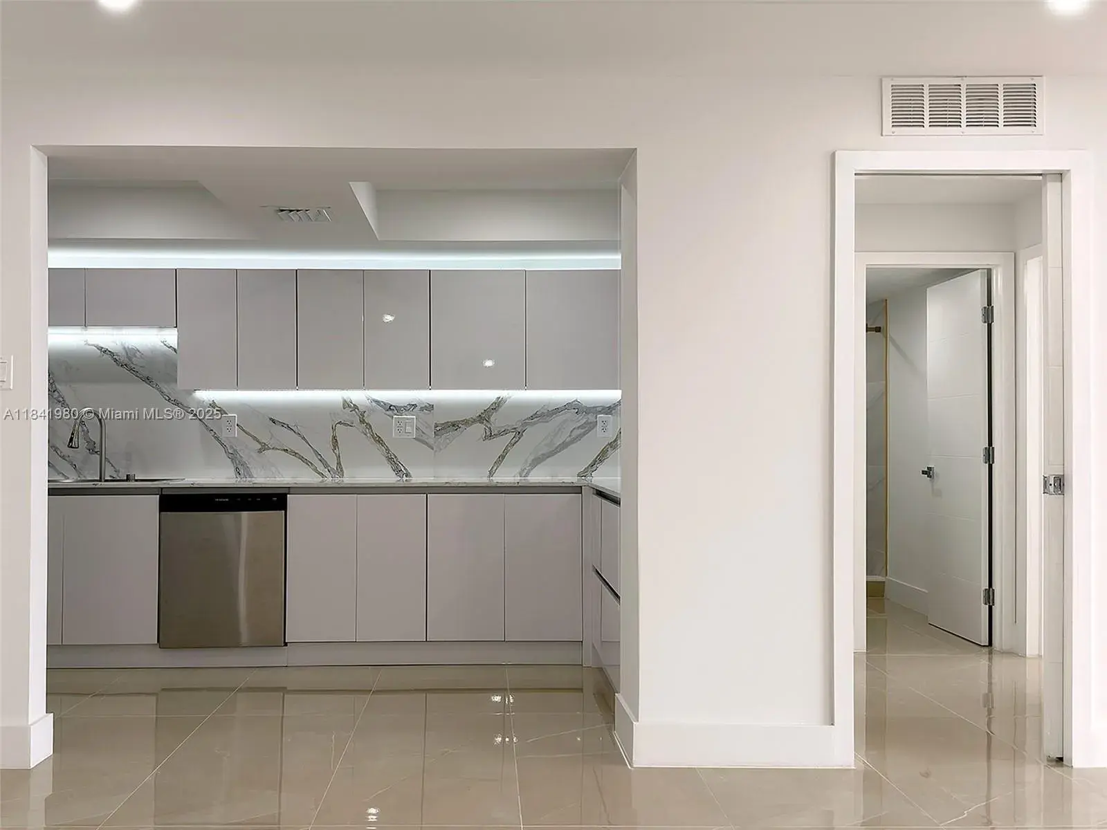 18071 Biscayne Blvd # 1202, Aventura FL 33160