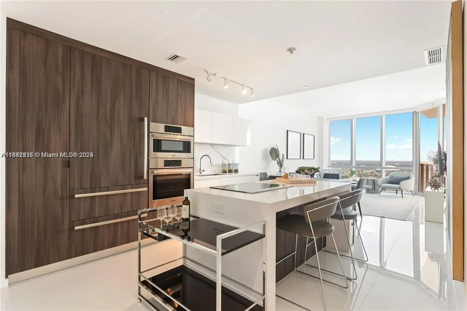 851 NE 1st Ave # 2906, Miami FL 33132