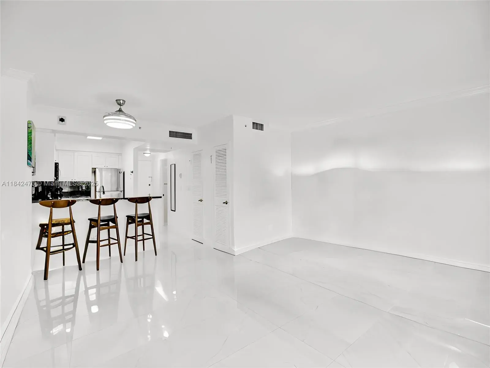 1 bath Residential Lease for rent at 2501 S Ocean Dr, Hollywood FL 33019
