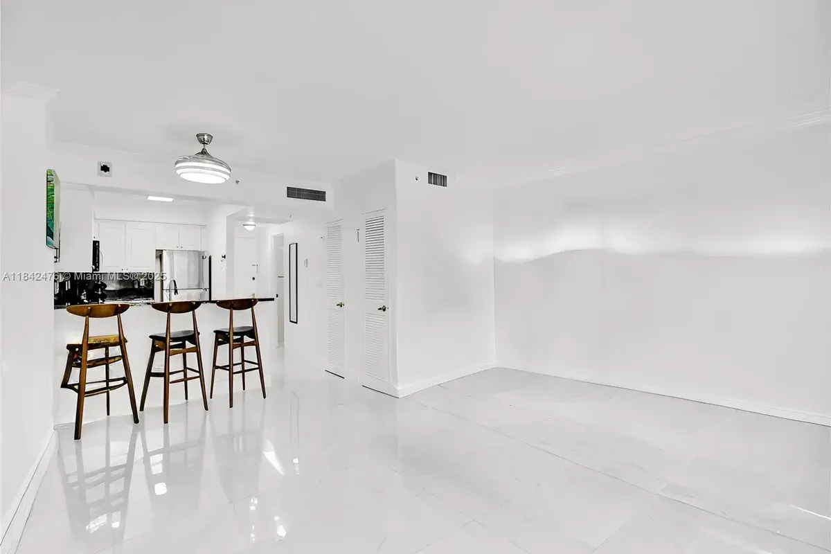 2501 S Ocean Dr, Hollywood FL 33019