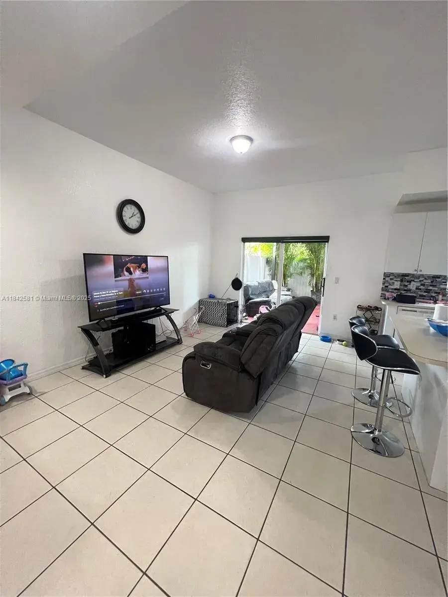 22155 SW 88th Path, Cutler Bay FL 33190