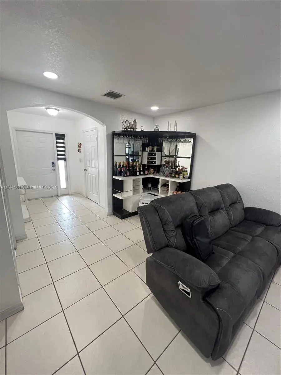 22155 SW 88th Path, Cutler Bay FL 33190