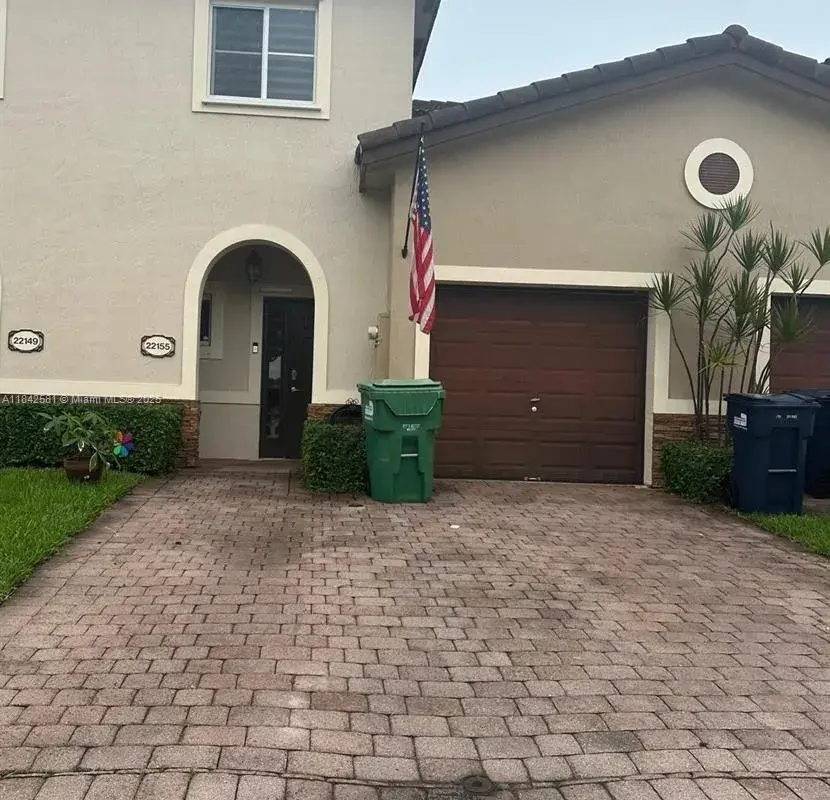 22155 SW 88th Path, Cutler Bay FL 33190