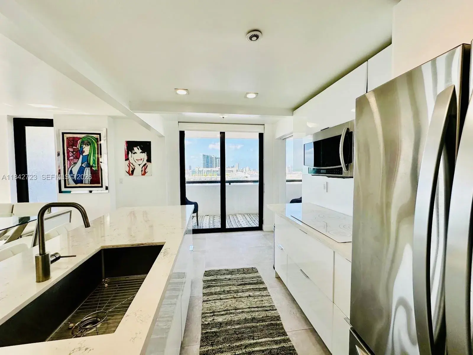 2555 Collins Ave, Miami Beach FL 33140