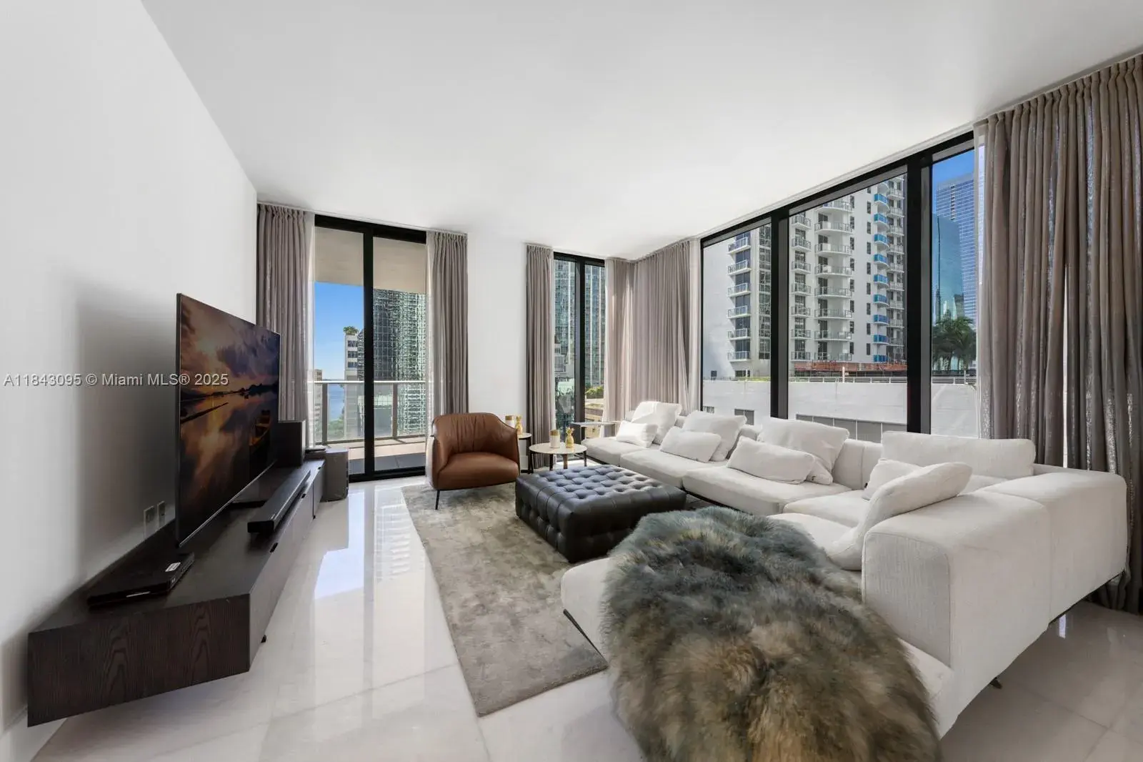 3 bedroom 3 bath Residential for sale at 1010 Brickell Ave # 1405, Miami FL 33131