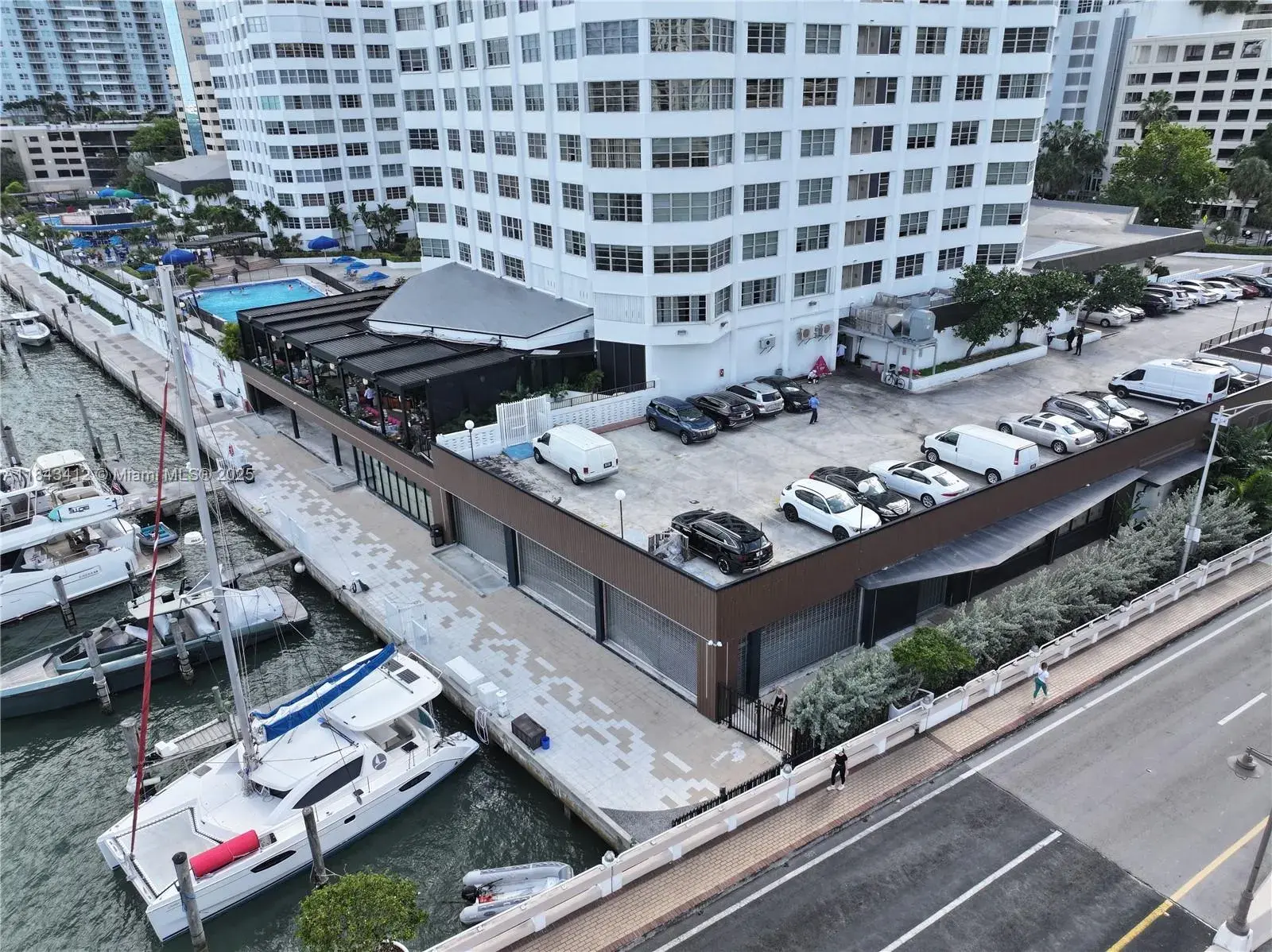 801 Brickell Bay Dr, Miami FL 33131