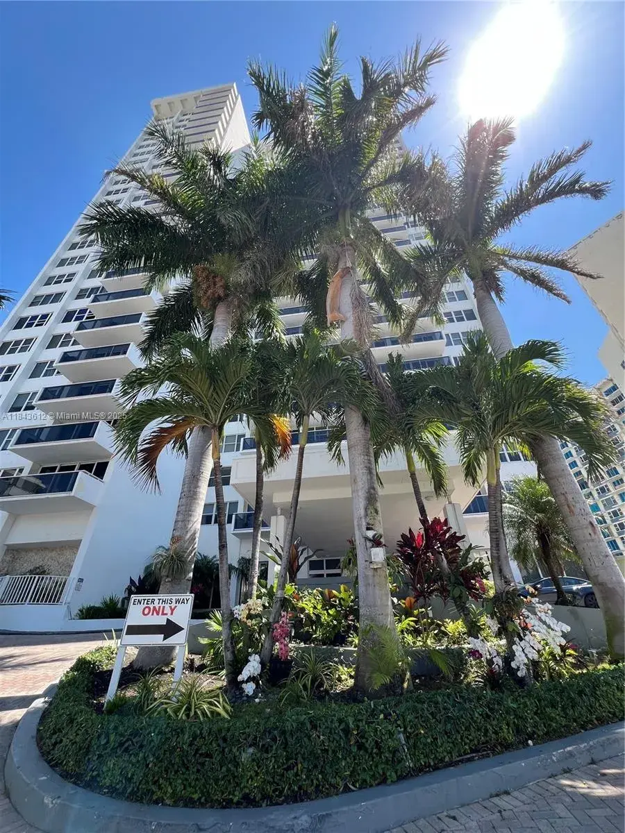 3140 S Ocean Dr # 303, Hallandale Beach FL 33009