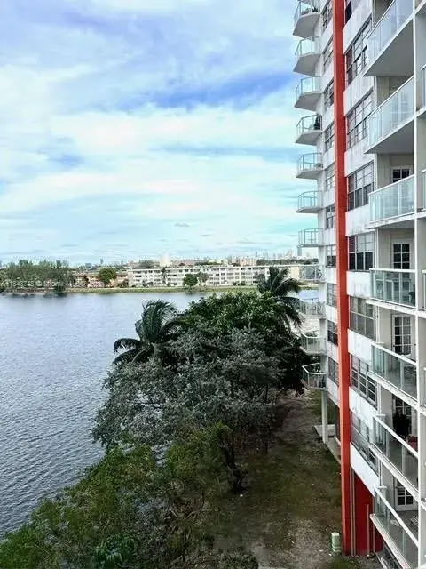 1301 NE Miami Gardens Dr # 502W, Miami FL 33179