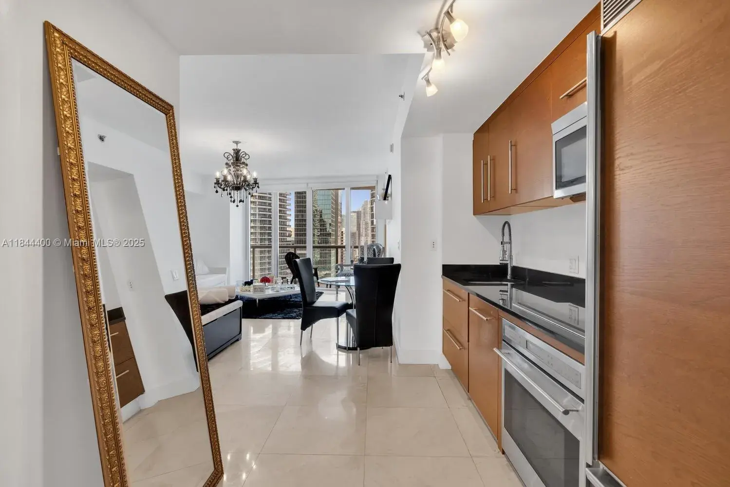 475 Brickell Ave # 2610, Miami FL 33131