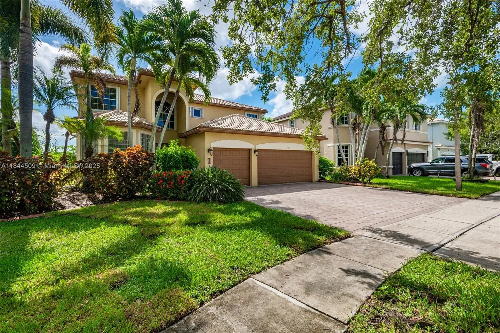 5 bedroom 3 bath Residential for sale at 2021 SW 176th Ave, Miramar FL 33029