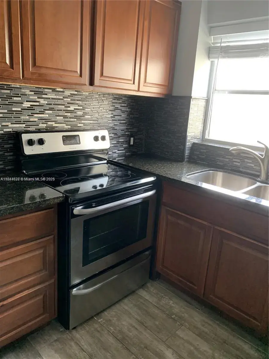 221 Meridian Ave # 309, Miami Beach FL 33139