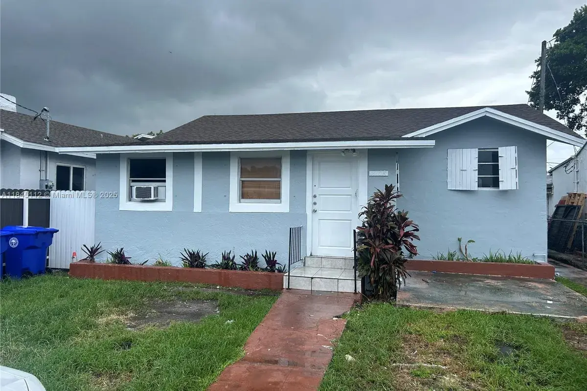 2708 NW 22nd Ct, Miami FL 33142