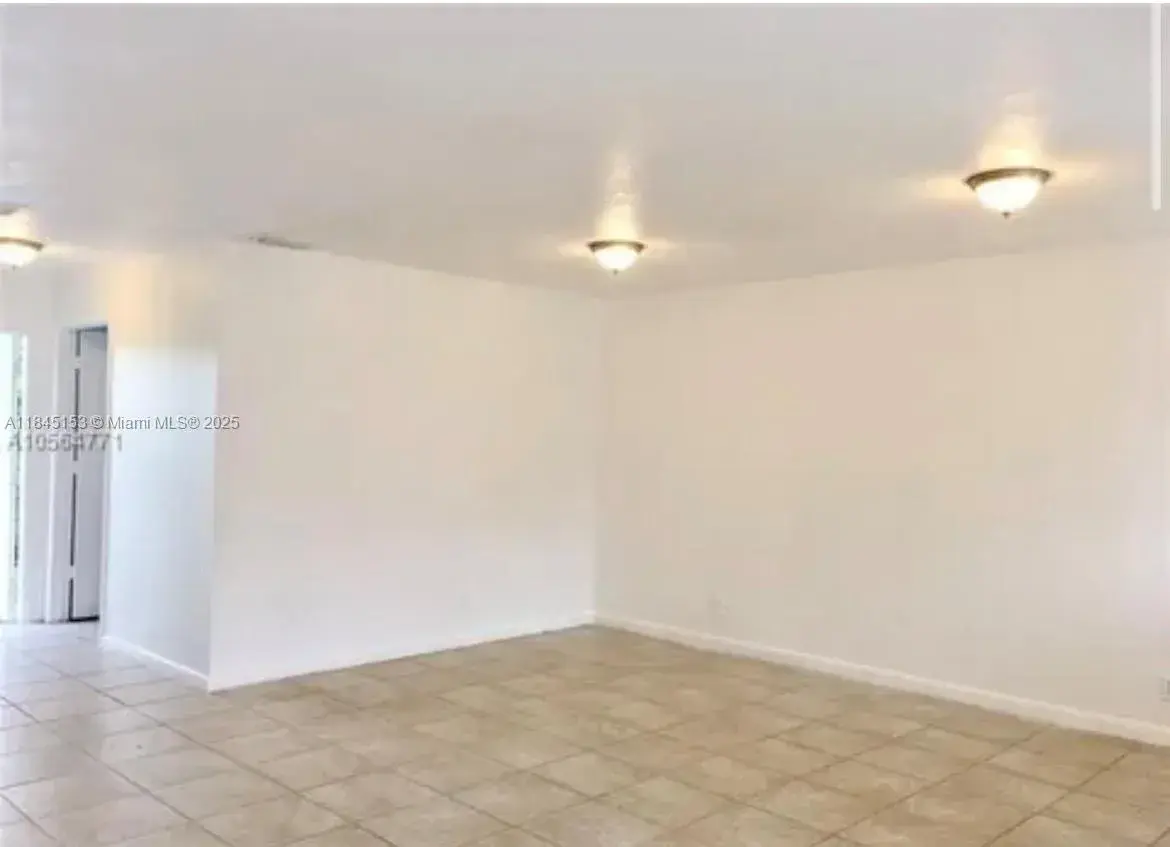 2748 NW 131st St, Opa-Locka FL 33054