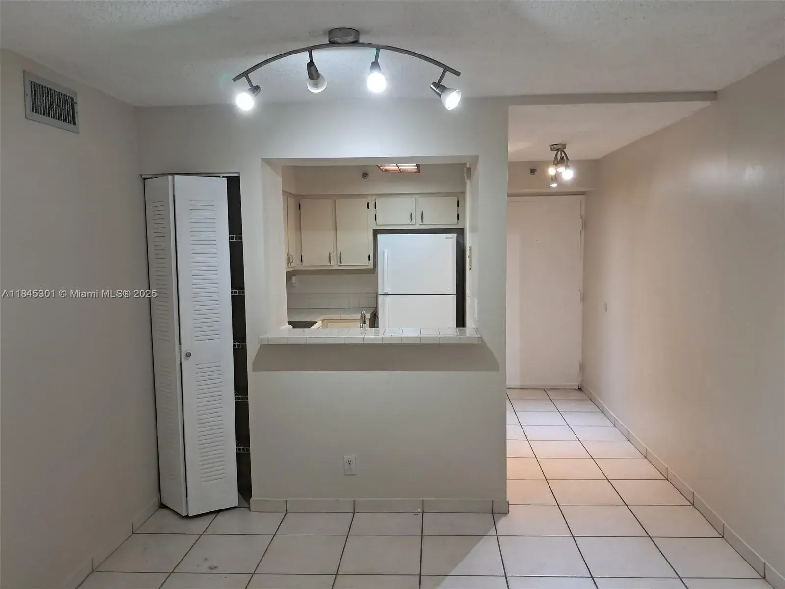 4 bedroom 2 bath for sale at 546 SW 1st St # 209, Miami FL 33130