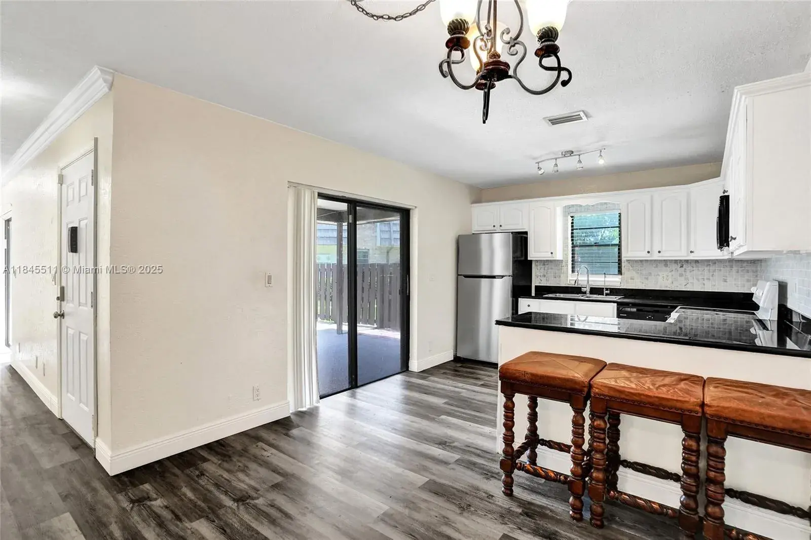 3 bedroom 2 bath Residential for sale at 2560 NW 99th Ave, Coral Springs FL 33065