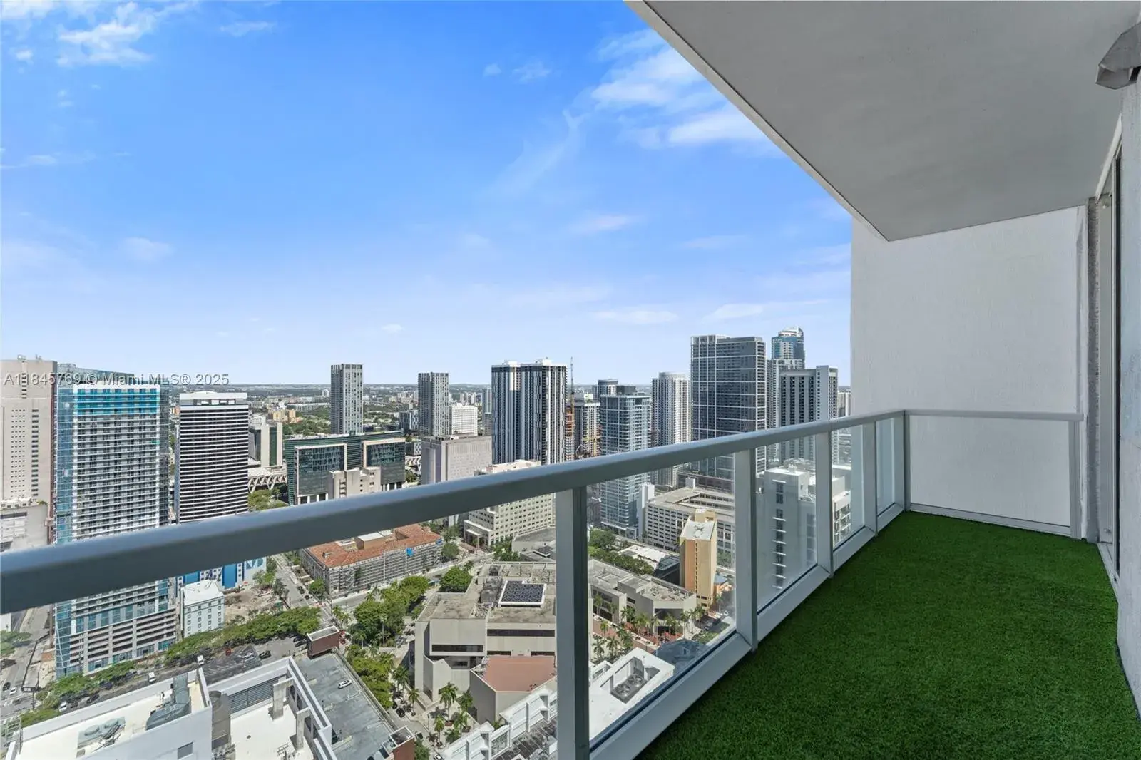 253 NE 2nd St # 4304, Miami FL 33132