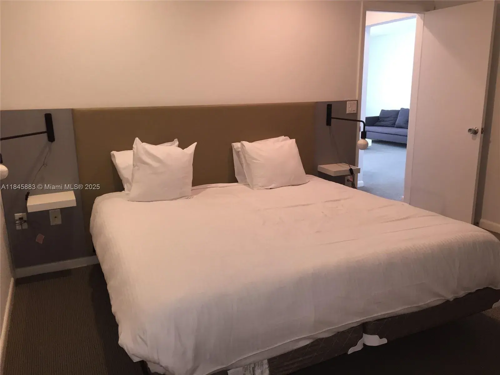 1 bedroom 1 bath for rent at 201 Sunrise Drive # 102, Key Biscayne FL 33149