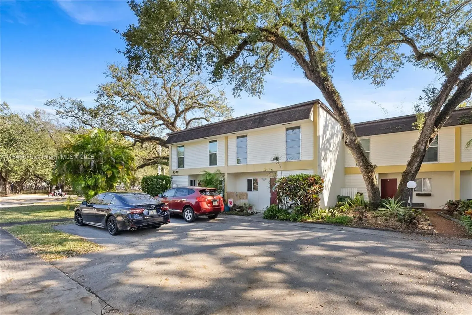 3 bedroom 2 bath Residential for sale at 3300 Atlanta St # 15b, Hollywood FL 33021