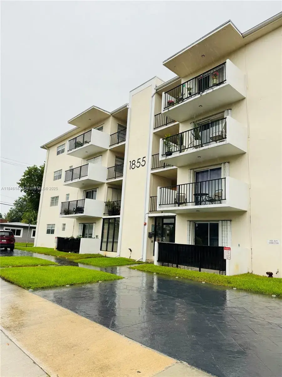 2 bedroom 1 bath Residential for sale at 1855 Plunkett St # 310, Hollywood FL 33020