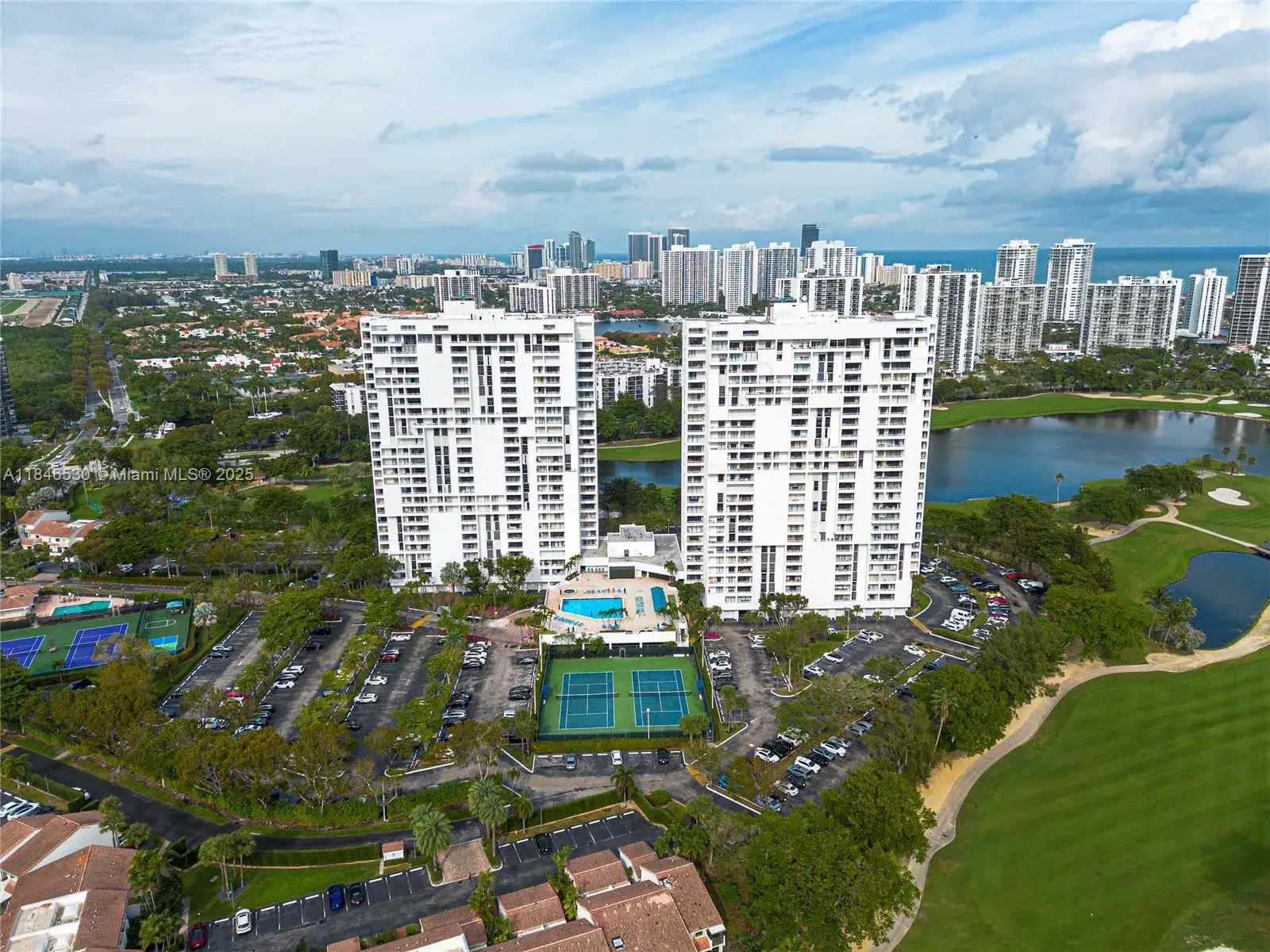 2 bedroom 2 bath Residential Lease for rent at 20225 NE 34th Ct # 818, Aventura FL 33180