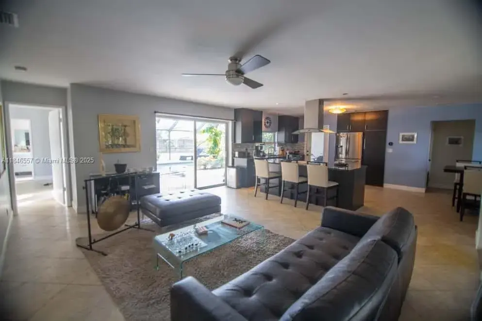 4116 Taft St, Hollywood FL 33021