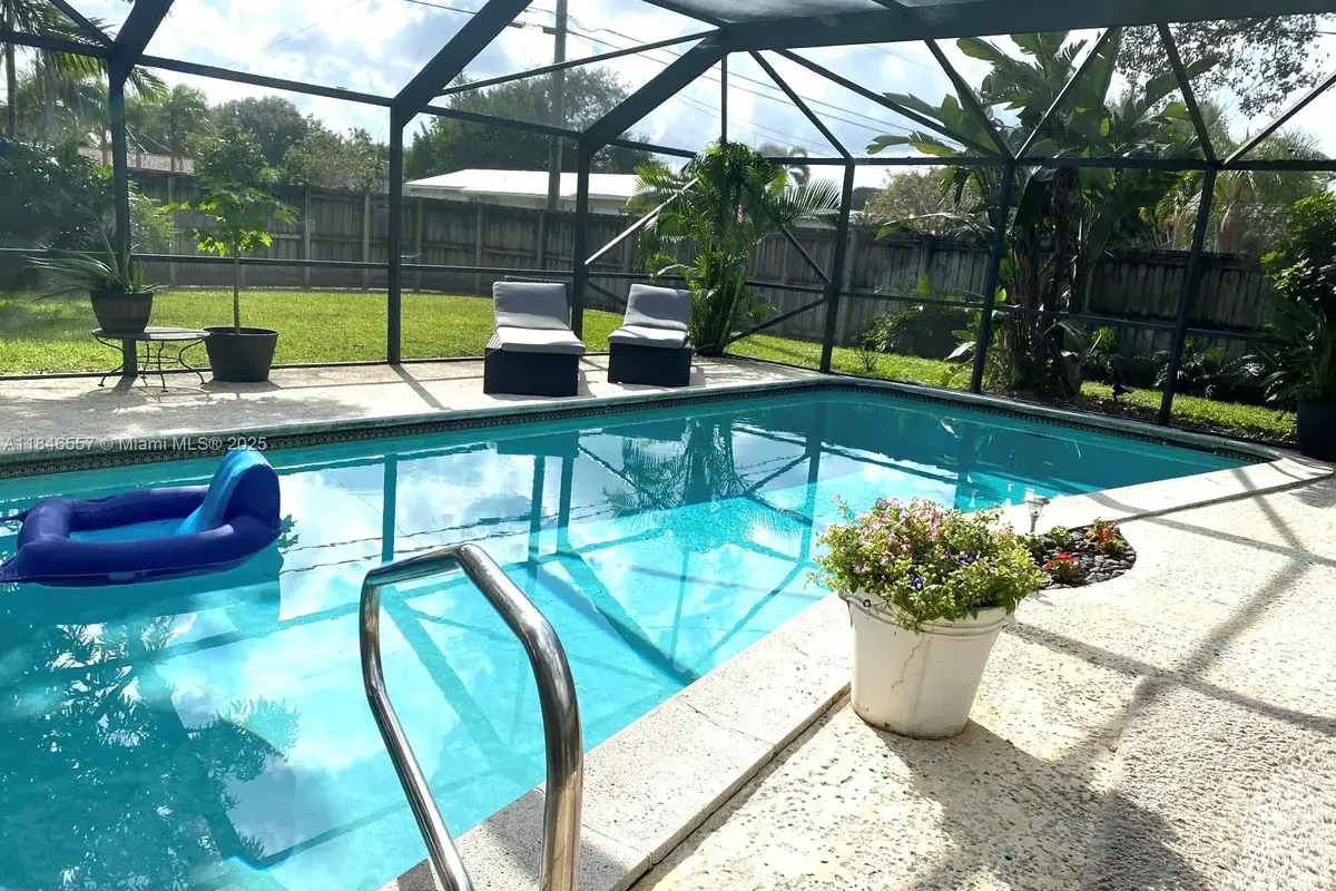 4116 Taft St, Hollywood FL 33021