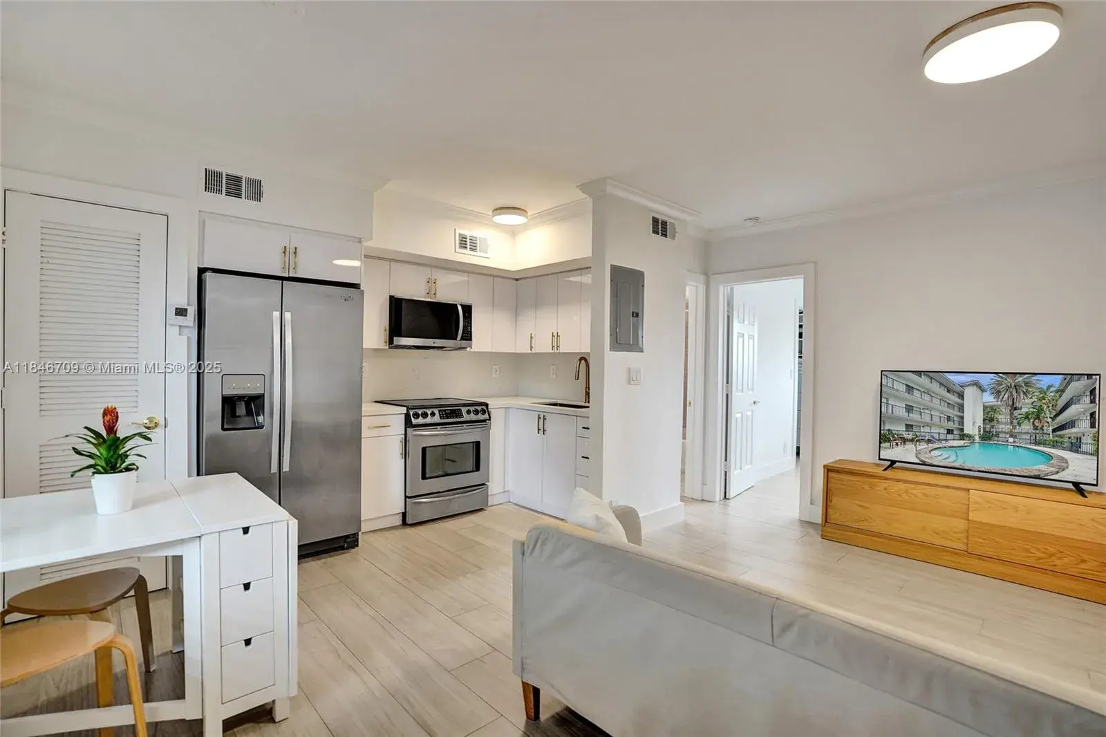 1 bedroom 1 bath Residential for sale at 924 SE 2nd St # 32, Fort Lauderdale FL 33301