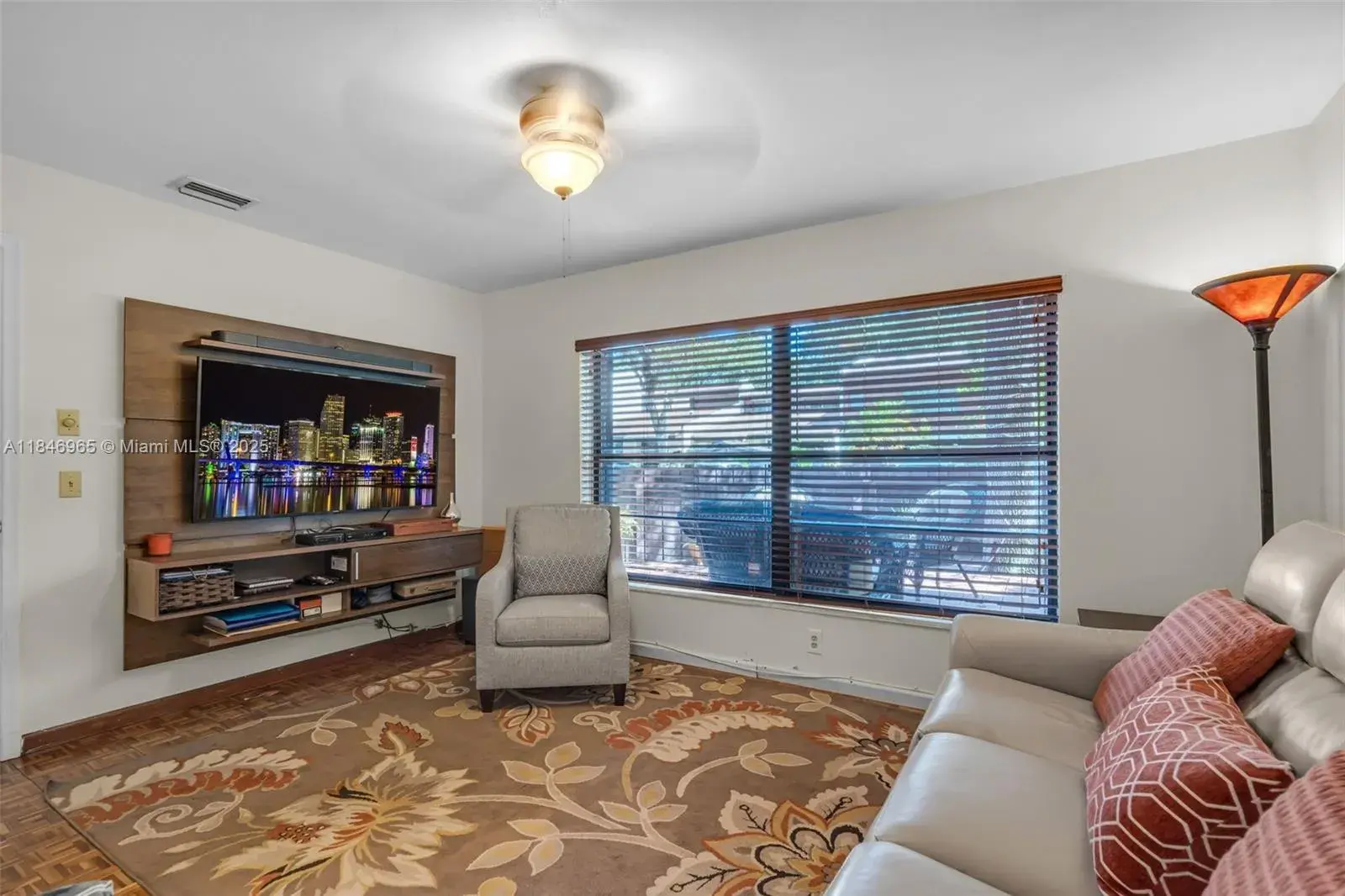 3339 Oak Dr, Hollywood FL 33021