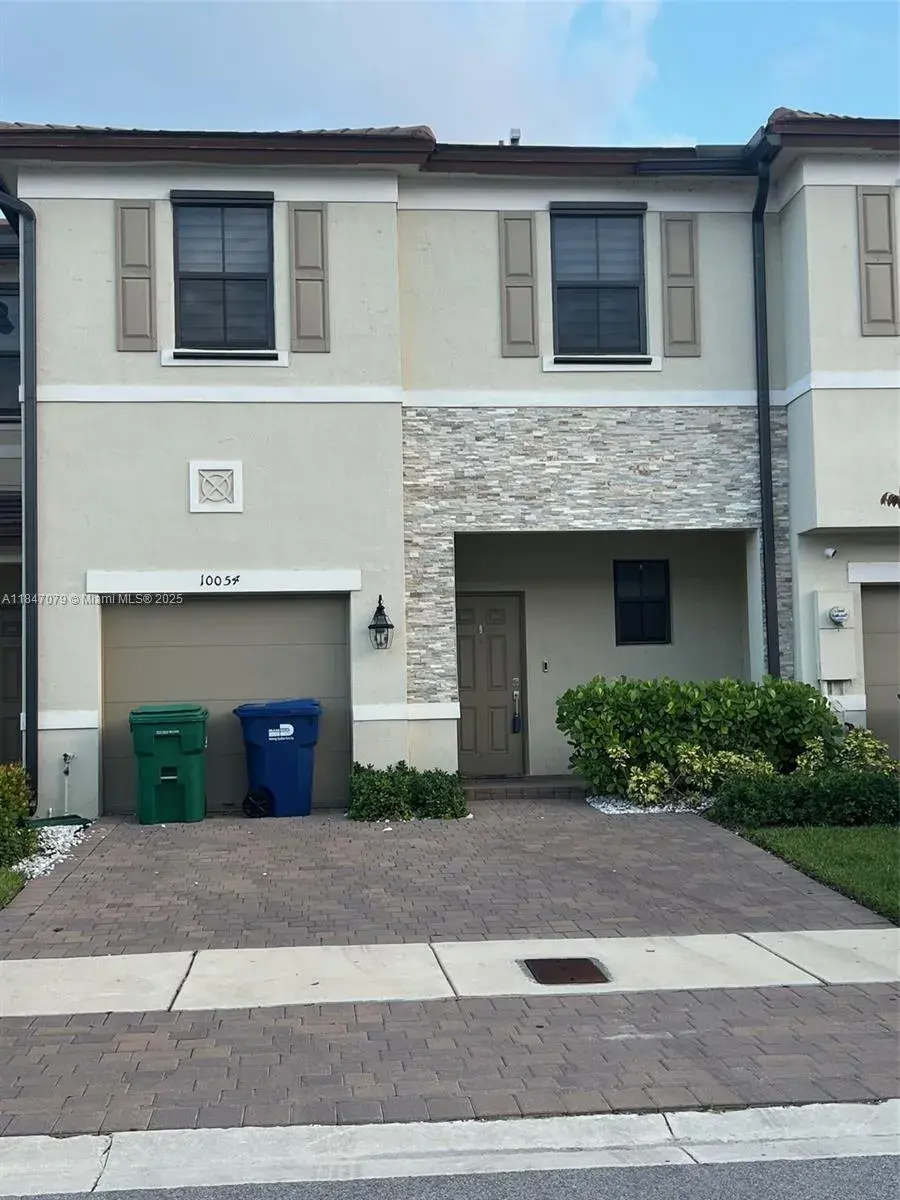 3 bedroom 2 bath Residential for sale at 10054 SW 231st Ln, Miami FL 33190