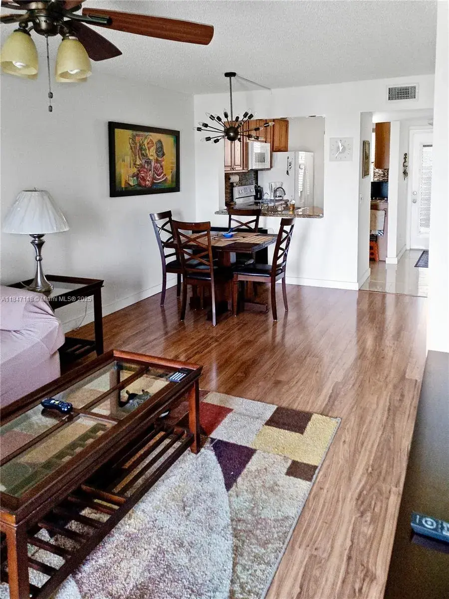 10402 Sunrise Lakes Blvd # 201, Sunrise FL 33322