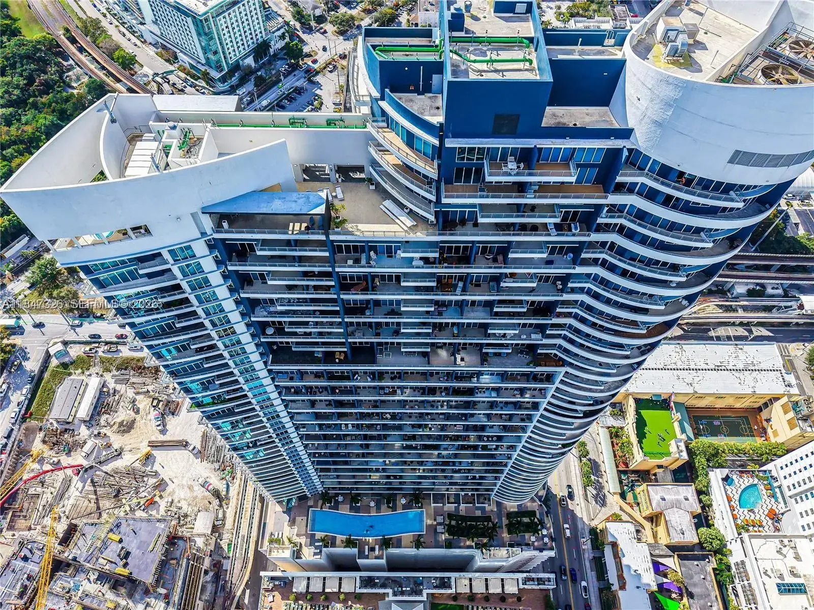 1 bedroom 1 bath Residential for sale at 60 SW 13th St # 1605, Miami FL 33130