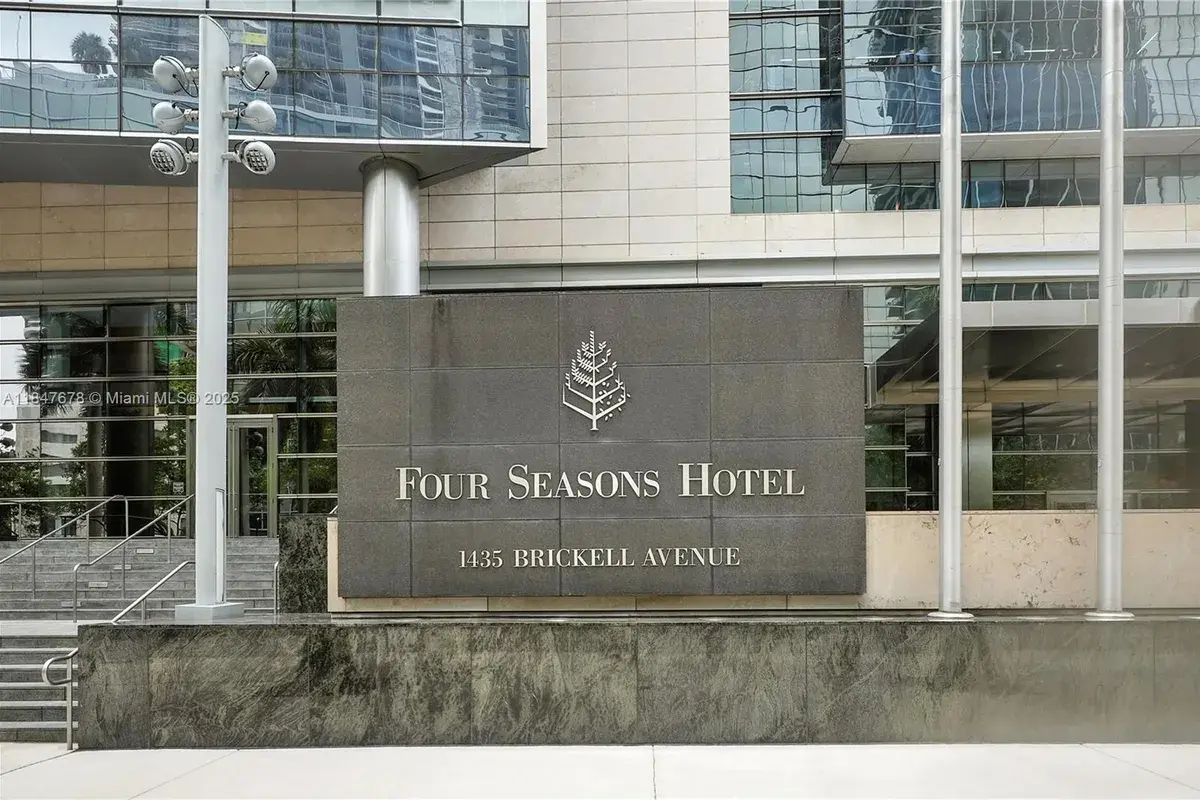 1435 Brickell Ave # 3512, Miami FL 33131