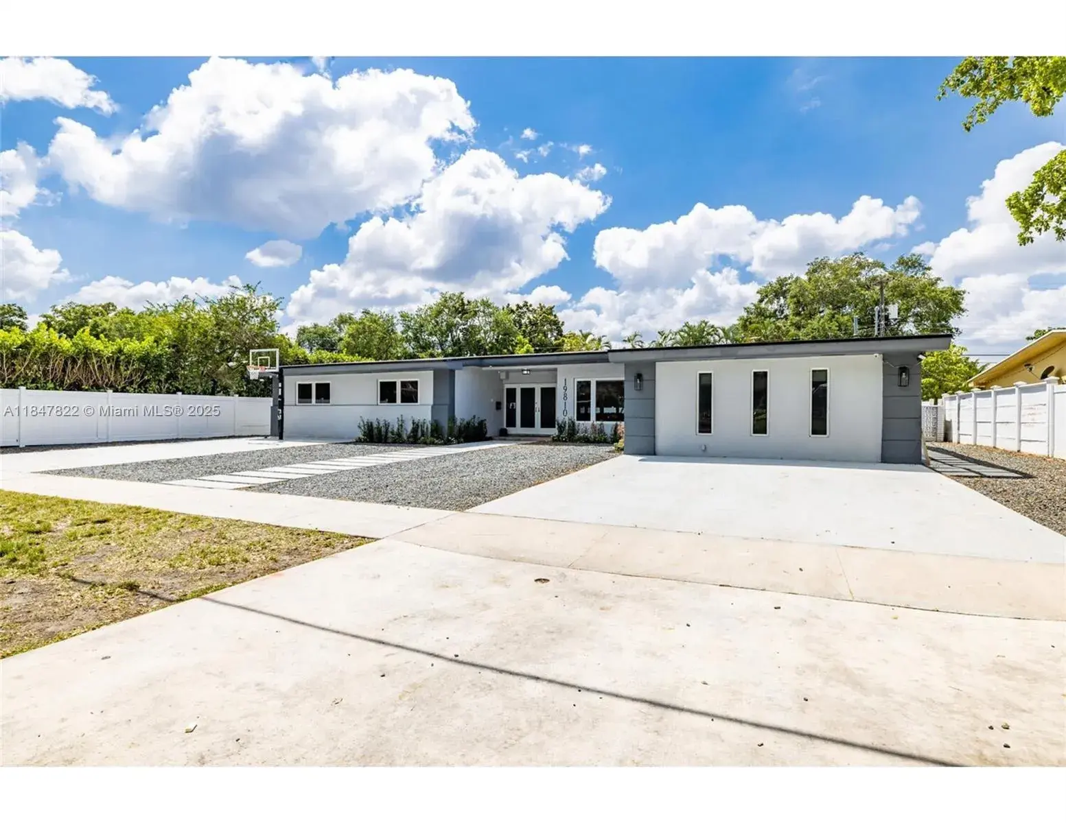 5 bedroom 3 bath Residential for sale at 19810 NE 22nd av, Miami FL 33180