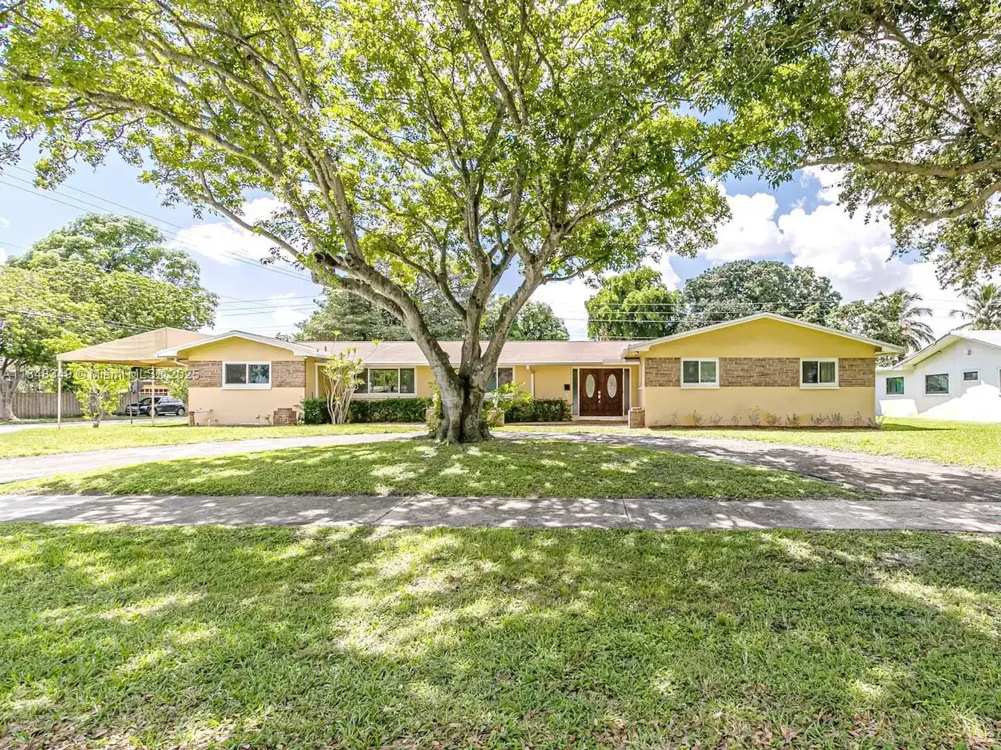5 bedroom 4 bath Residential for sale at 4800 Polk St, Hollywood FL 33021