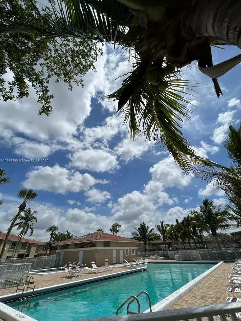 2 bedroom 2 bath Residential for sale at 10204 Twin Lakes Dr # H, Coral Springs FL 33071
