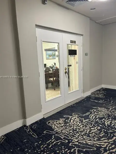 5601 Collins Ave, Miami Beach FL 33140