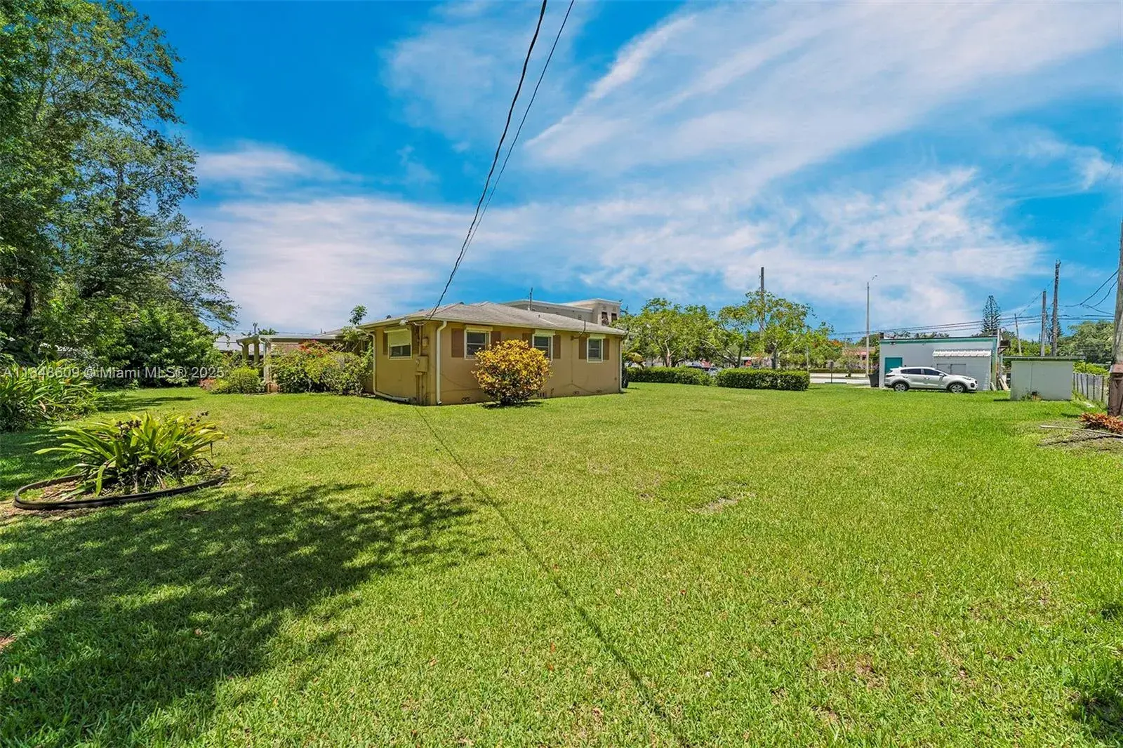 2970 Griffin Rd, Dania Beach FL 33312