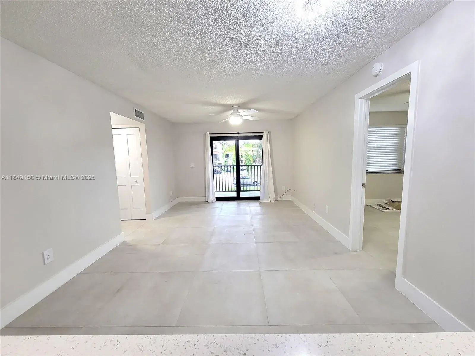 3 bedroom 2 bath Residential Lease for rent at 9728 Hammocks Blvd # 27, Miami FL 33196