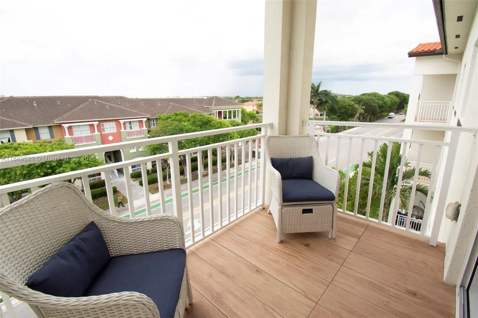 2 bedroom 2 bath Residential for sale at 10950 NW 82nd St # 405, Doral FL 33178